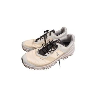 On Running Cloudventure Waterproof Womens 9 Trail Shoes Cream Grey Sneakers